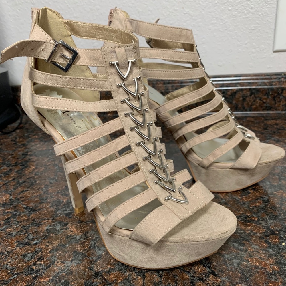 3/30 Shi platform heels Sz 9